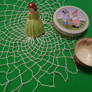 VINTAGE RETRO COMPOSTITE GIRL BUNNYS TIN PIN DOILY PINK FLORALS CUP LOT